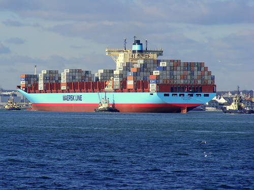 A világ egyik leghosszabb konténerhajója, a 367 méteres Marit Maersk<br />(fotók: large-cargo-ships.com)